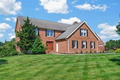 4 Country Hill Court foreclosure property image