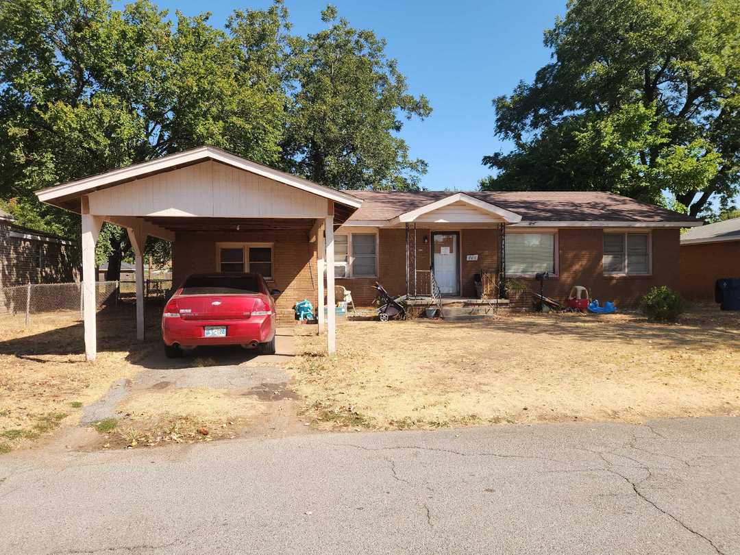 705 W Texas Ave foreclosure property image