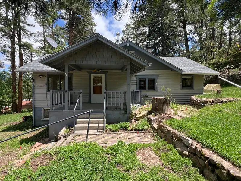 8954 Grand Avenue foreclosure property image