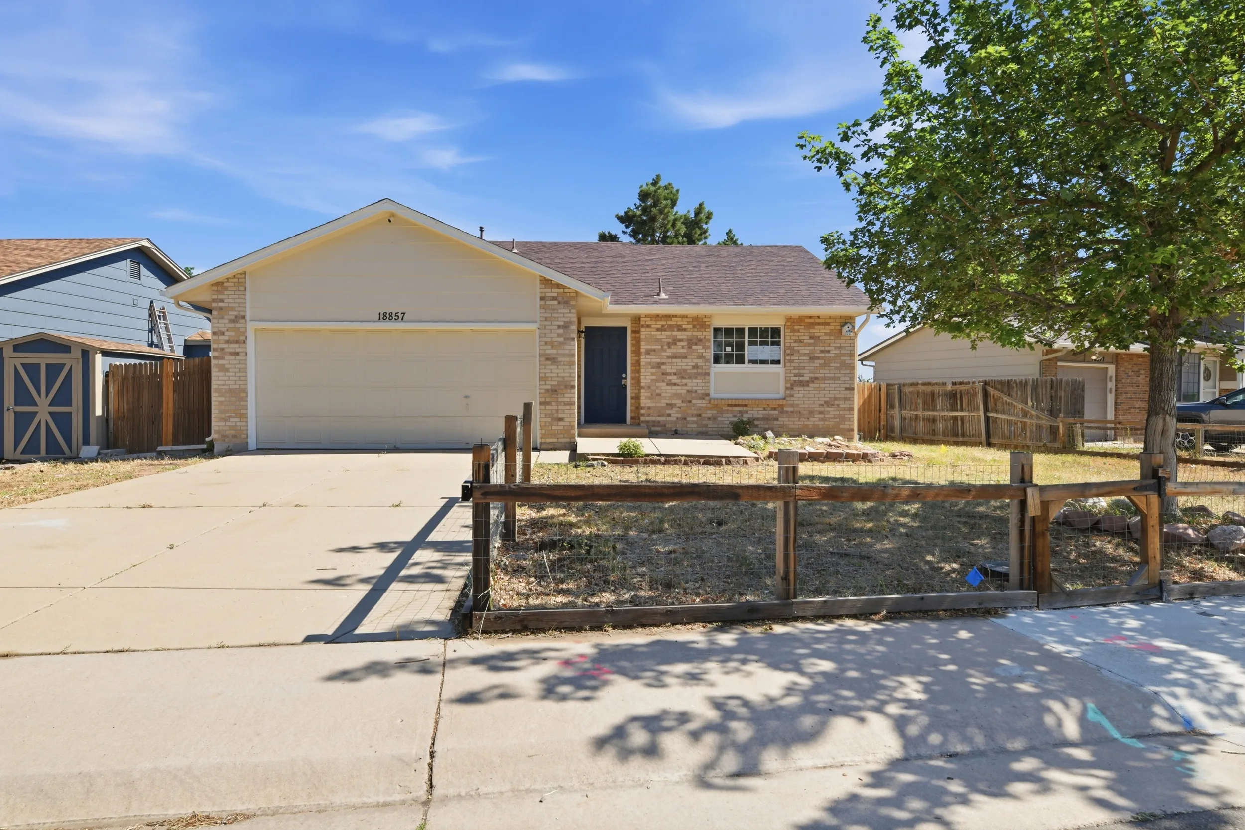 18857 E Montana Dr foreclosure property image