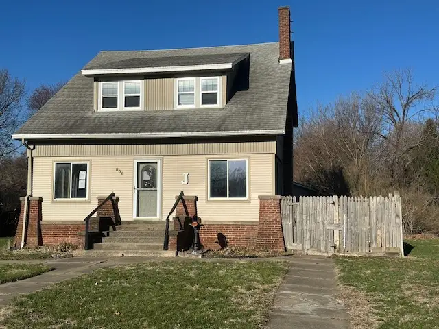 806 S Elm St foreclosure property image