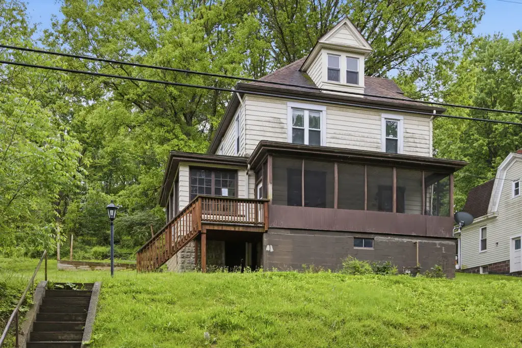 989 Brownstown Rd foreclosure property image