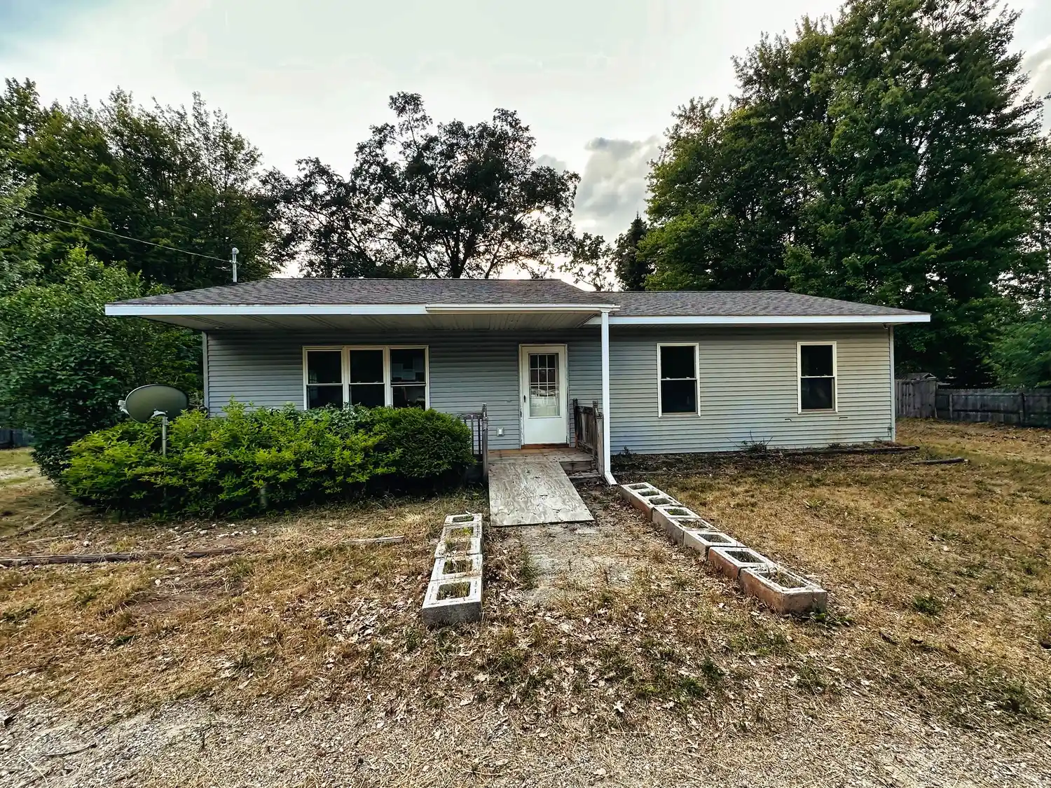 405 Maple St foreclosure property image