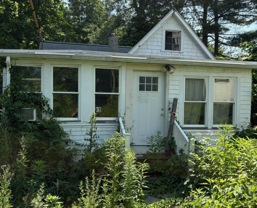 DEDHAM, MA – 598+/- sf, 2BR, 1BA Home foreclosure property image
