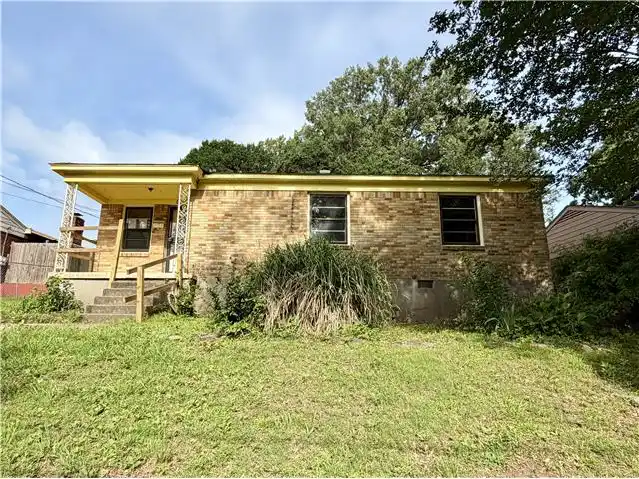 553 Weizman St foreclosure property image