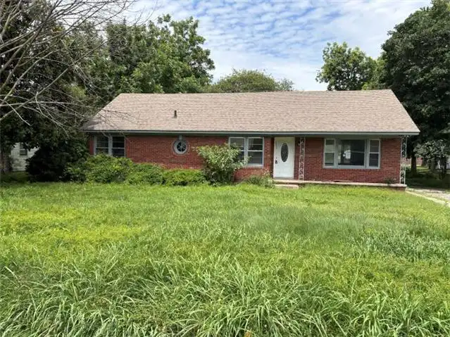 412 9th St W foreclosure property image