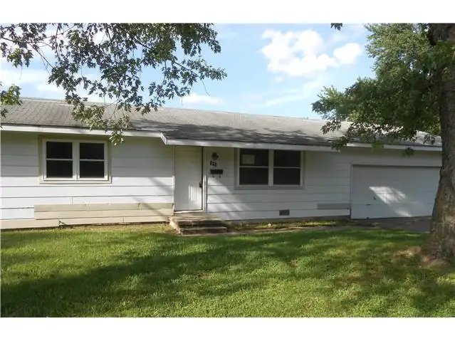 511 Sunset Cir foreclosure property image