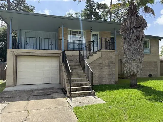 2127 Middle Dr foreclosure property image