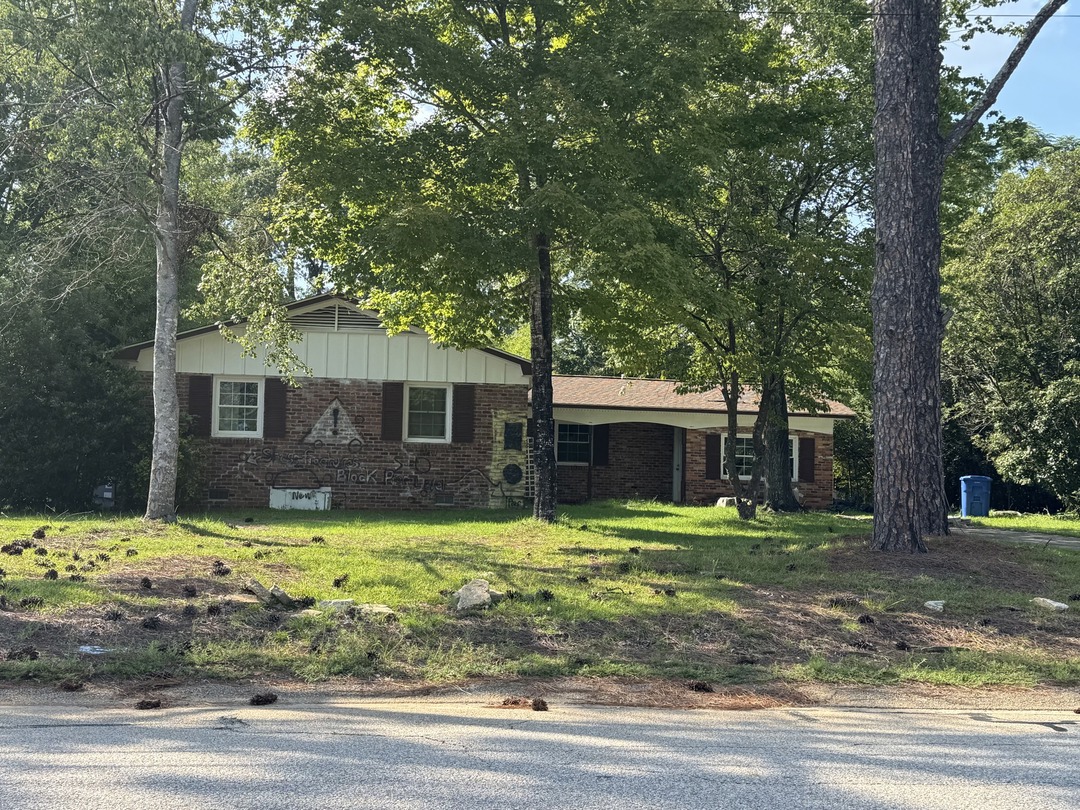 359 Summer Hill Rd foreclosure property image