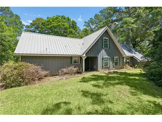 302 Montmartre Dr foreclosure property image