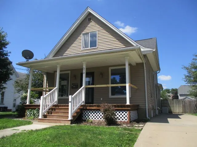 572 Clark St foreclosure property image
