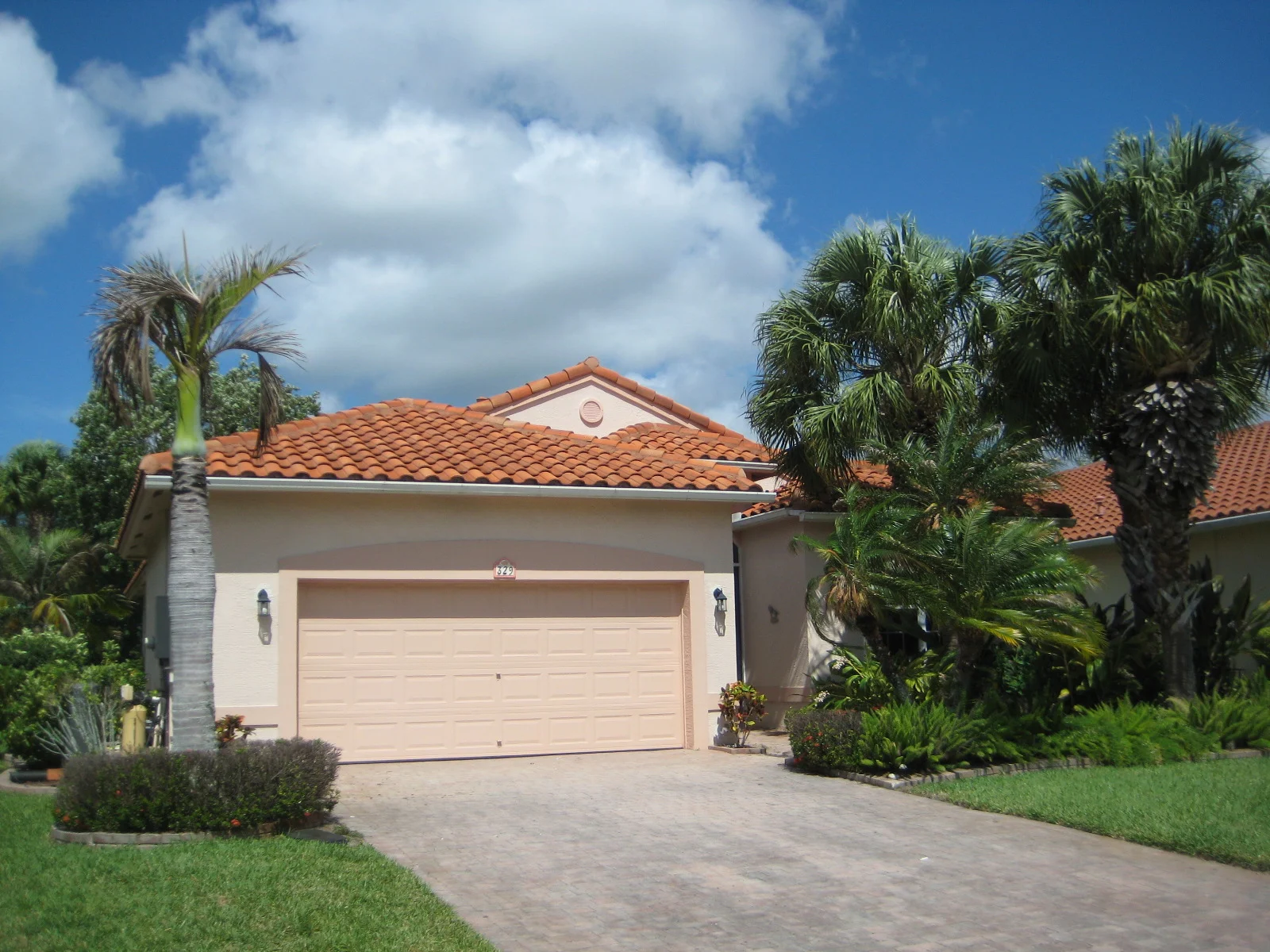 329 Nw Millpond Ln foreclosure property image