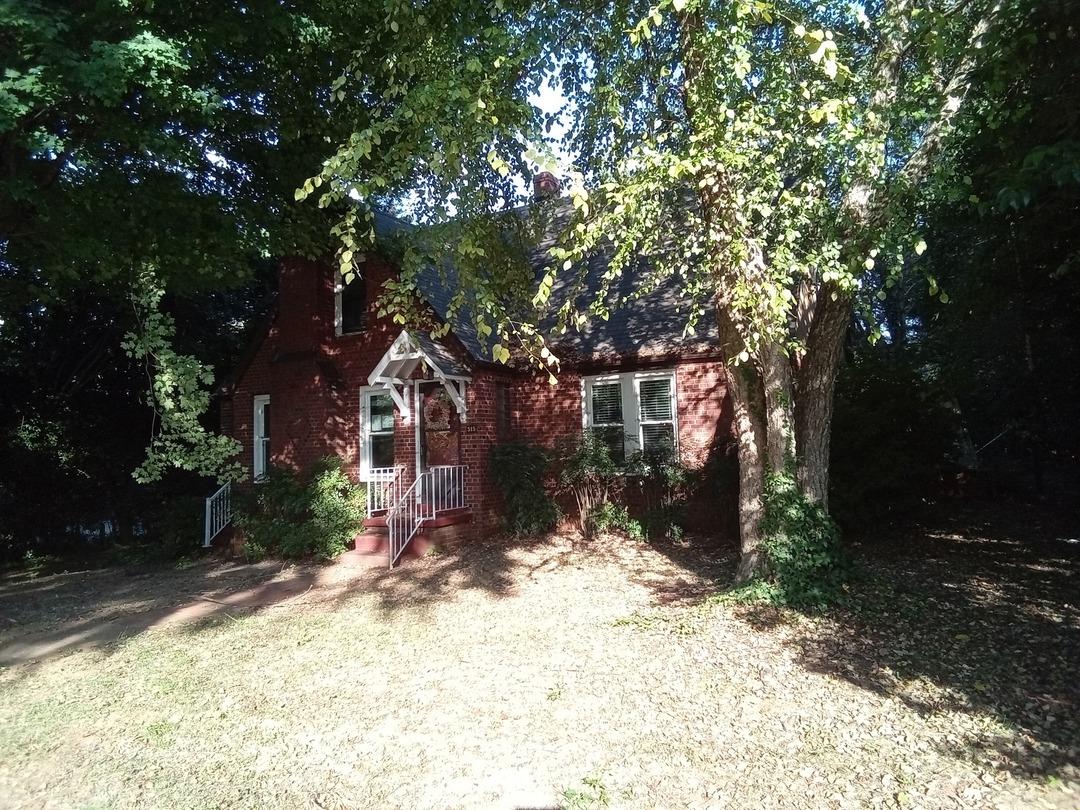 515 S Ashe Ave foreclosure property image