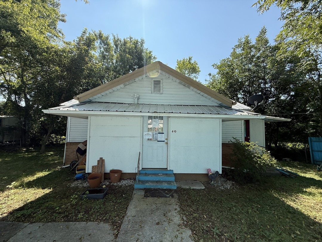 610 E Hemlock St foreclosure property image