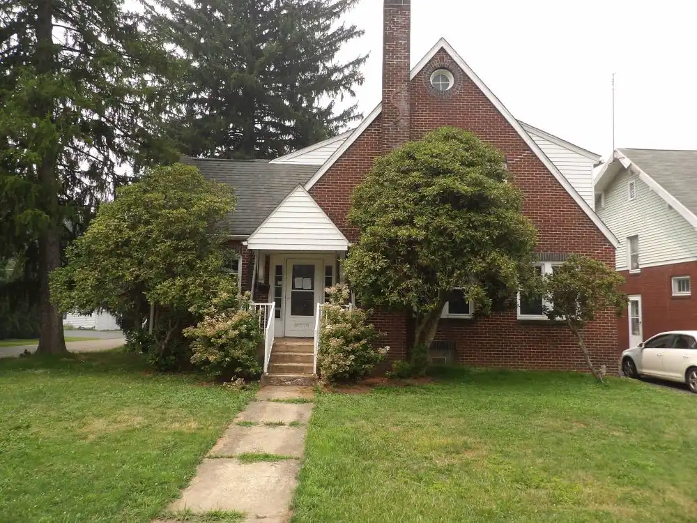 110 S Oakdale Ave foreclosure property image