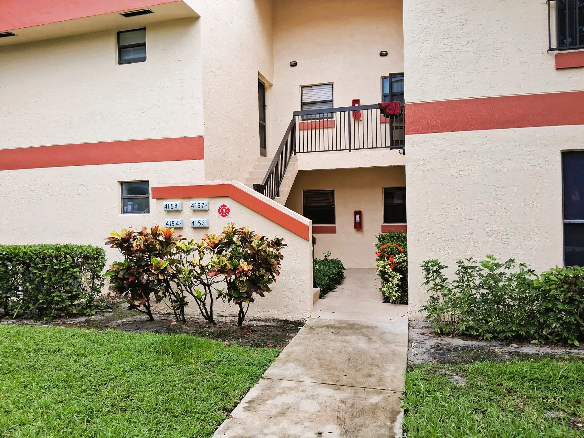 4153 Carambola Cir S #2151 foreclosure property image