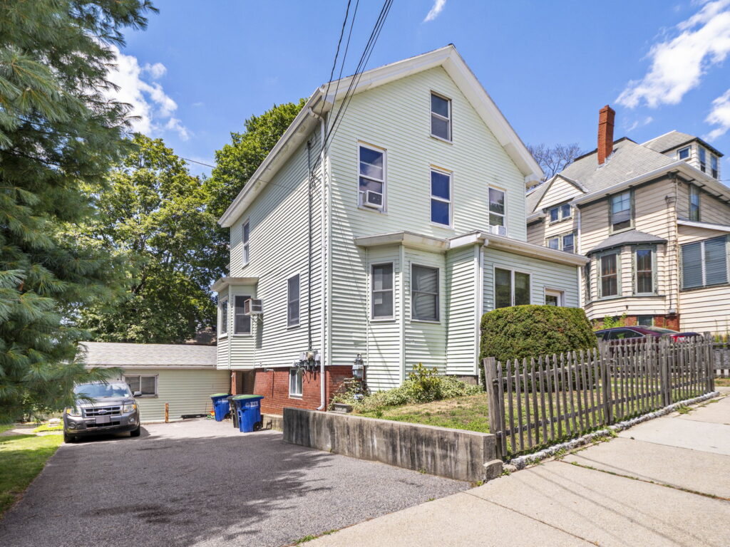 SOMERVILLE, MA – 3,373+/- sf 2-Family Home w/ Accessory Building & Detached Workshop foreclosure property image