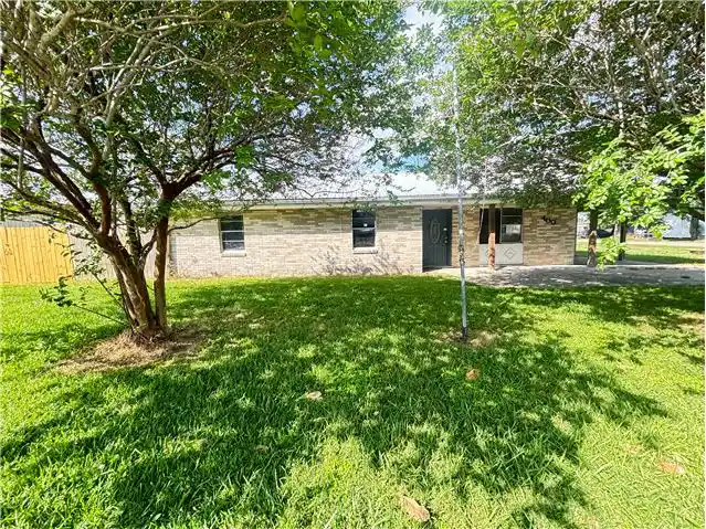 400 Third St foreclosure property image