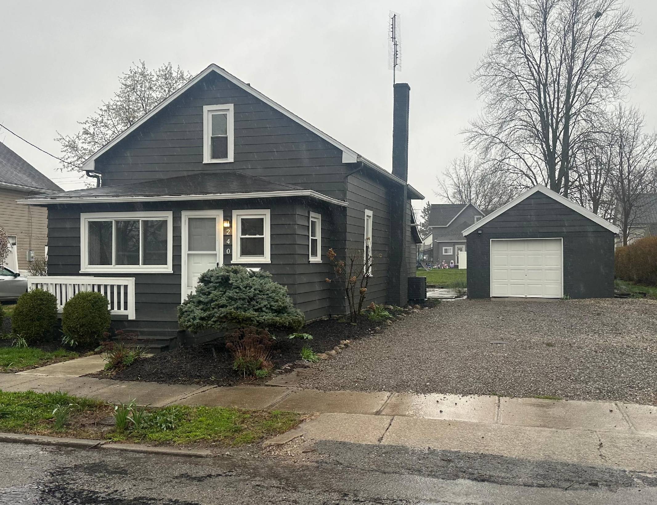 240 W. 3rd St. foreclosure property image