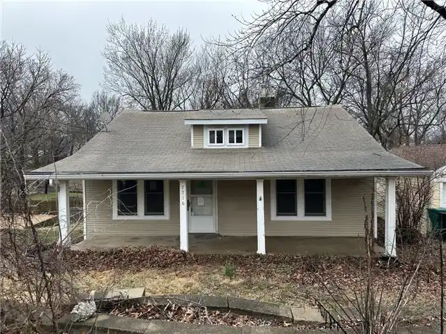 7716 Circle Dr foreclosure property image