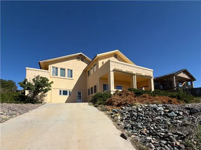1530 N Warren Dr foreclosure property image