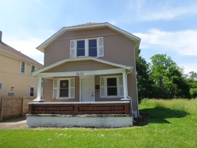 2632 W Riverview Av foreclosure property image
