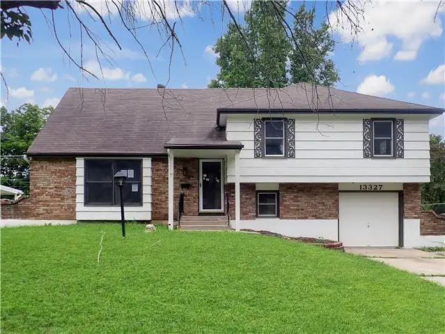 13327 Donnelly Ave foreclosure property image
